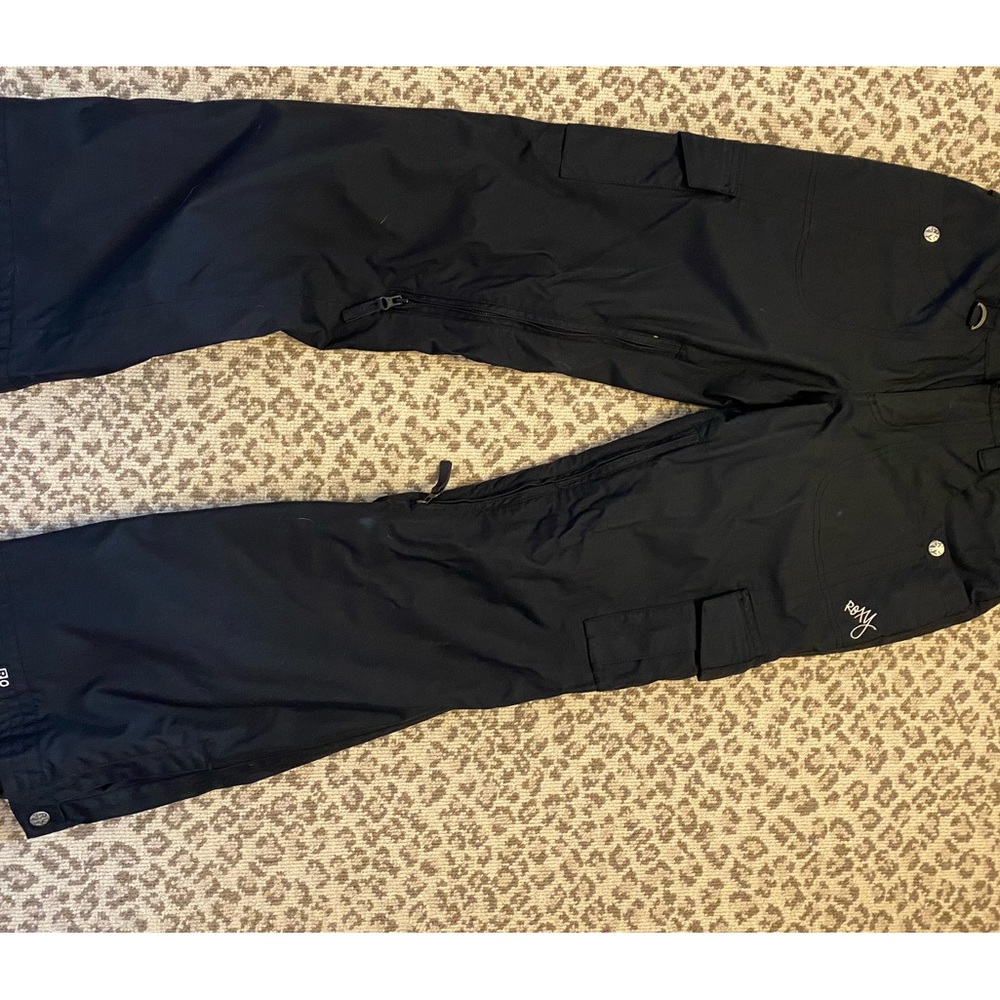 Women’s snowboard/ski pants, Roxy, black, fully lined, front & back pockets